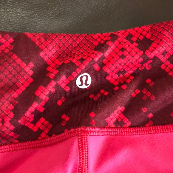 Lululemon Reversible Legging - Picture 5 of 5